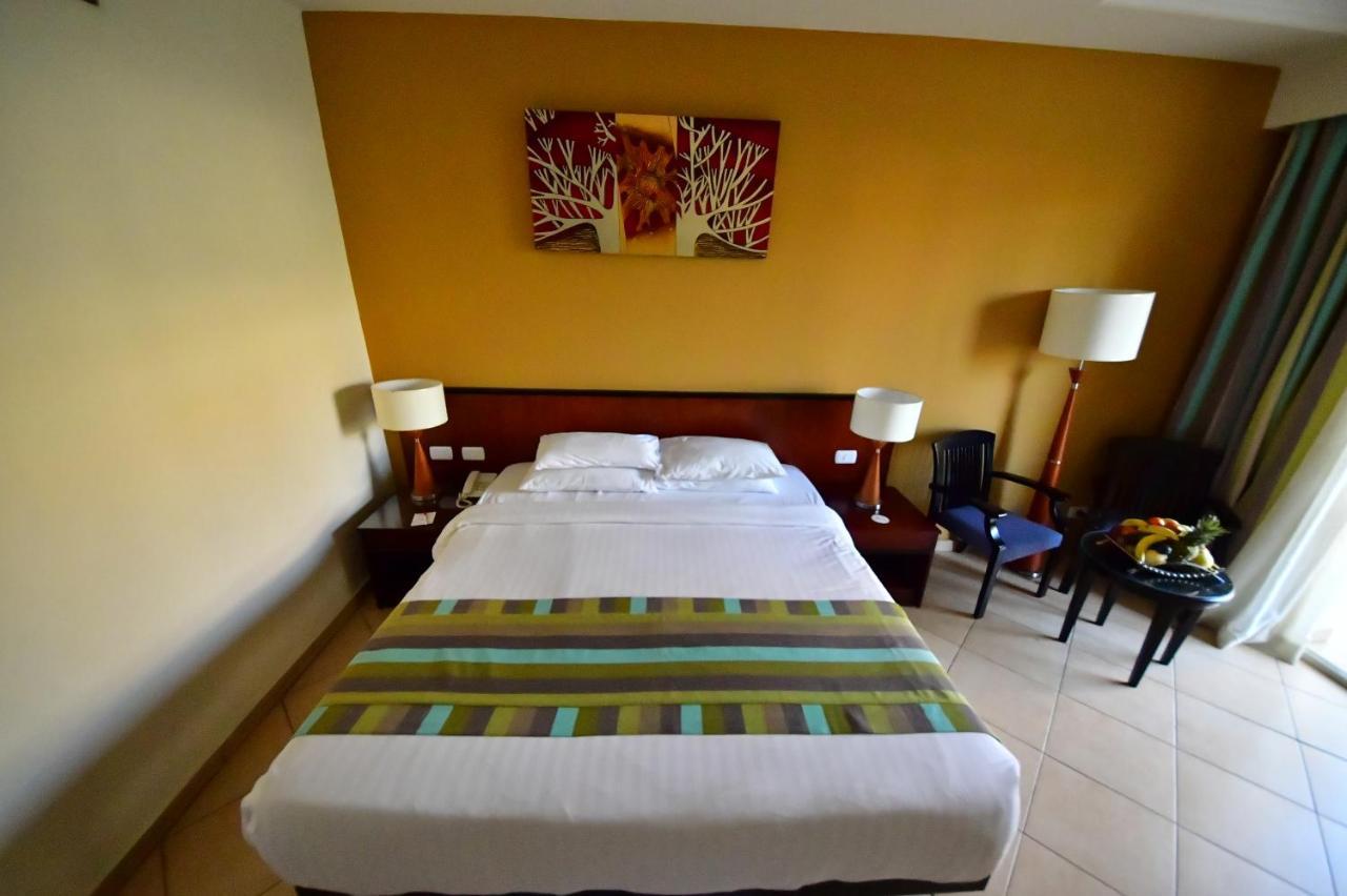 Xperience Kiroseiz Aquapark Premier-Naama Bay Hotel Sharm el-Sheikh Exterior photo A bedroom at the hotel